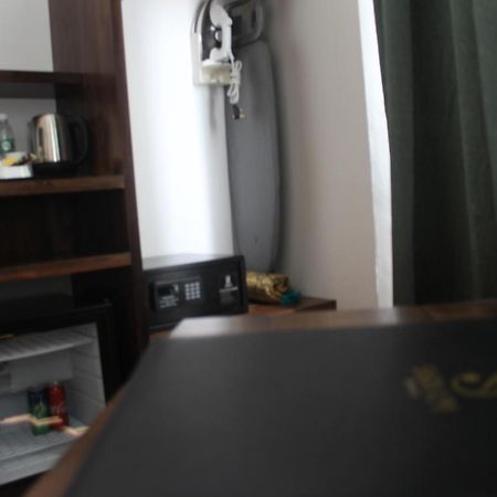 Serapi Hotel Kuching Eksteriør billede