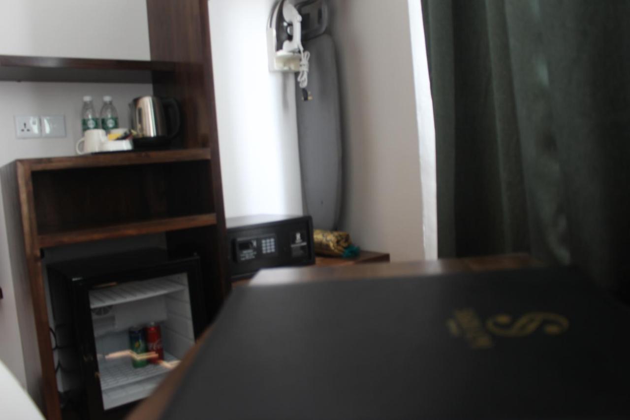 Serapi Hotel Kuching Eksteriør billede