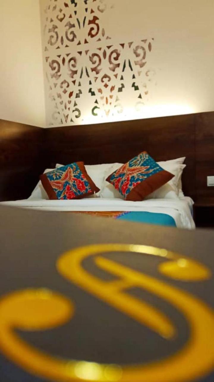 Serapi Hotel Kuching Eksteriør billede
