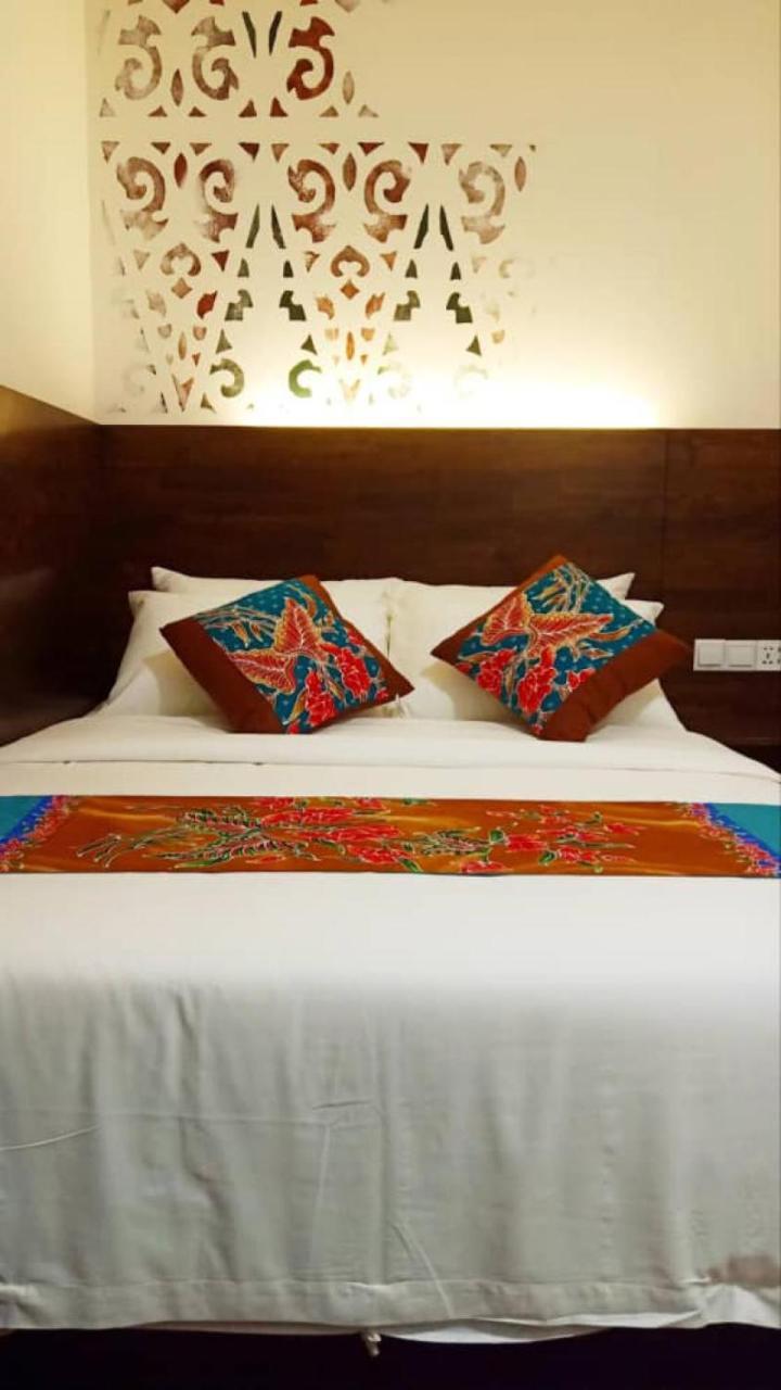 Serapi Hotel Kuching Eksteriør billede