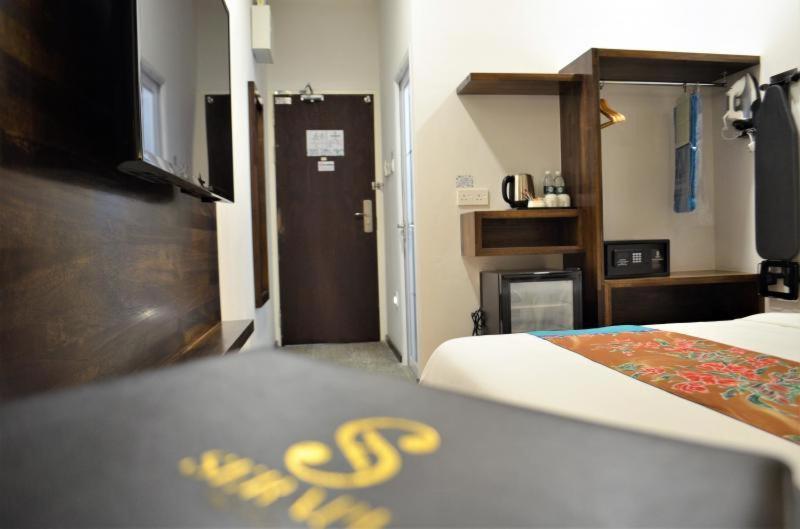Serapi Hotel Kuching Eksteriør billede