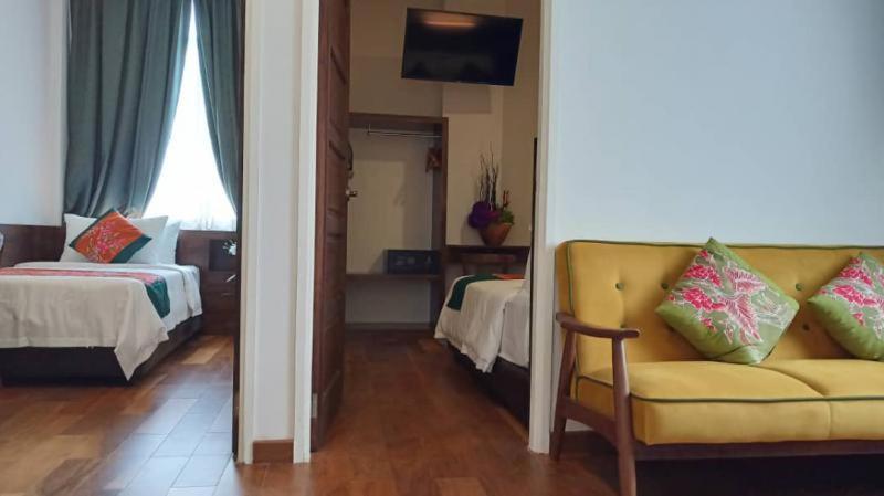 Serapi Hotel Kuching Eksteriør billede